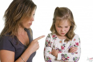 Жестокость родителей вредит психике ребенка