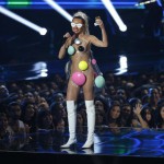 Бал безумства откровенных нарядов гостей церемонии MTV VMA 2015