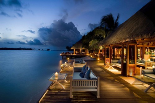 На Мальдивах можно занять жилище, располагающееся прямо над водой