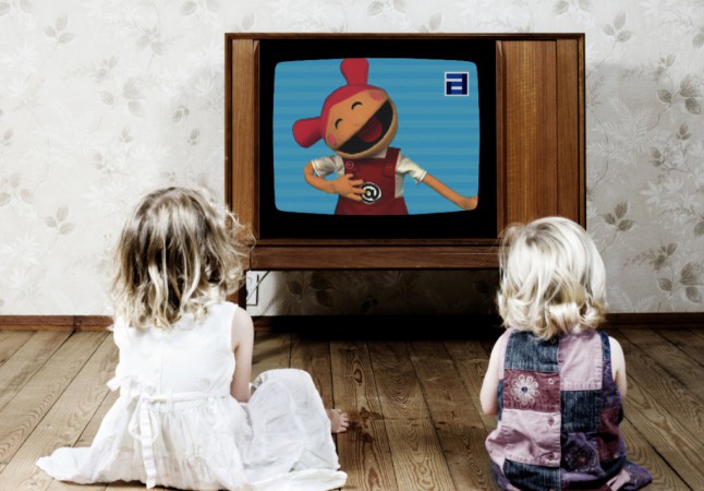 Психологи не советуют смотреть мультики детям, которым меньше двух лет (фото: matrony.ru)