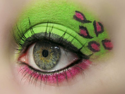 Вариант новогоднего макияжа для зелёных глаз (фото: forwomen.su)