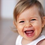 Чем помочь ребенку при прорезывании зубов