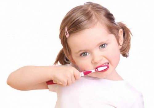 При правильном питании и соблюдении гигиены лечение у стоматолога не понадобится (фото: www.tobemom.ru)