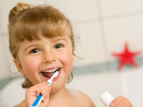 Стоматологи диагностируют гипоплазию у каждого 3-го ребенка (фото: www.mama.ru)